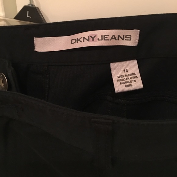 PREOWNED-DKNY-JEANS Size 14 in black - Picture 3 of 3